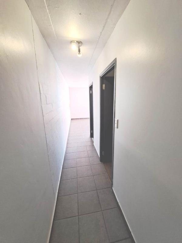 1 Bedroom Property for Sale in Wynberg Western Cape